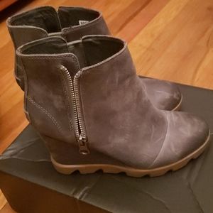 Sorel wedge botties